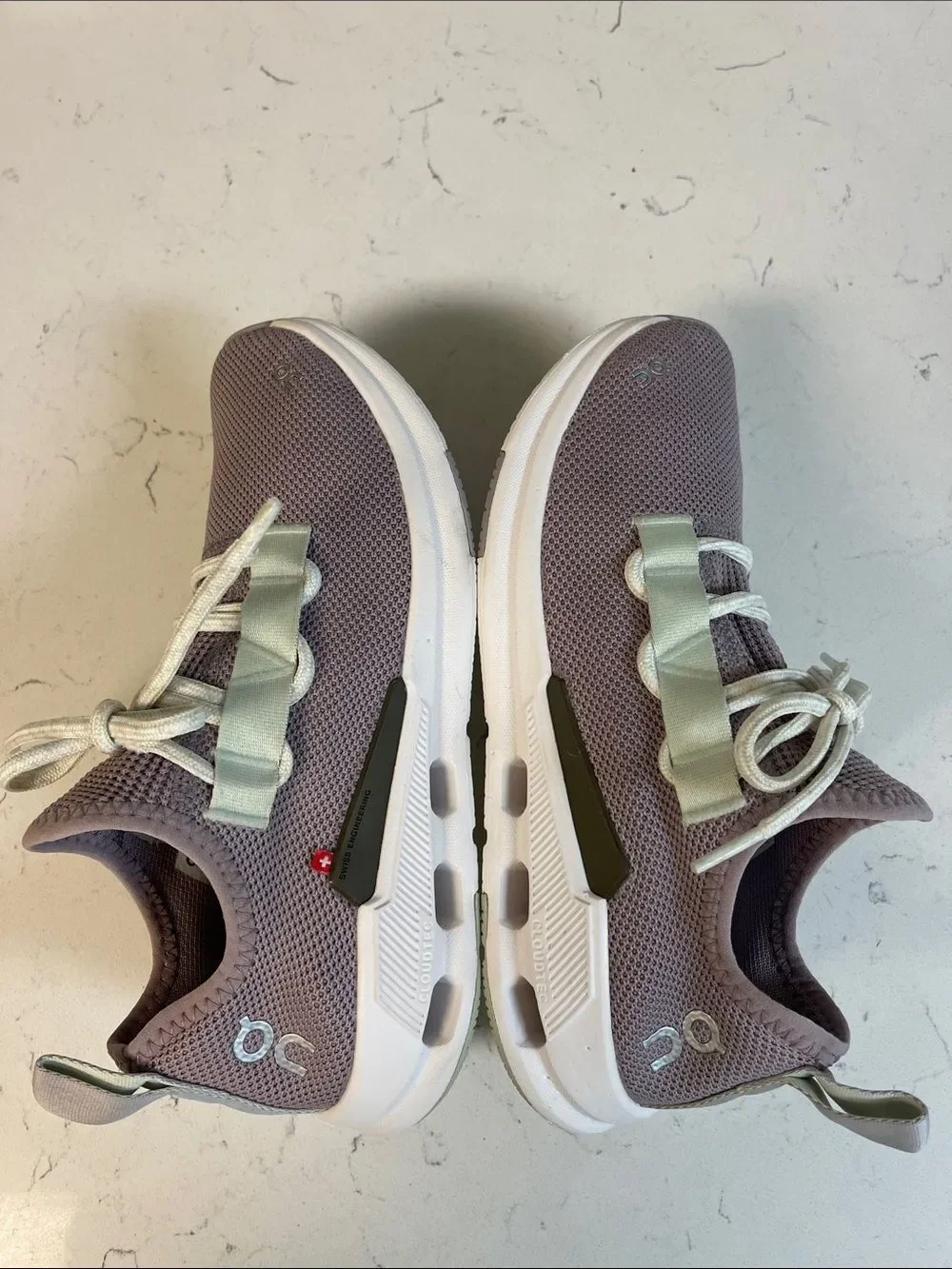 On Running brand running